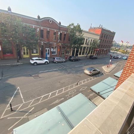 Downtown Heritage Condo With Parking Victoria Buitenkant foto