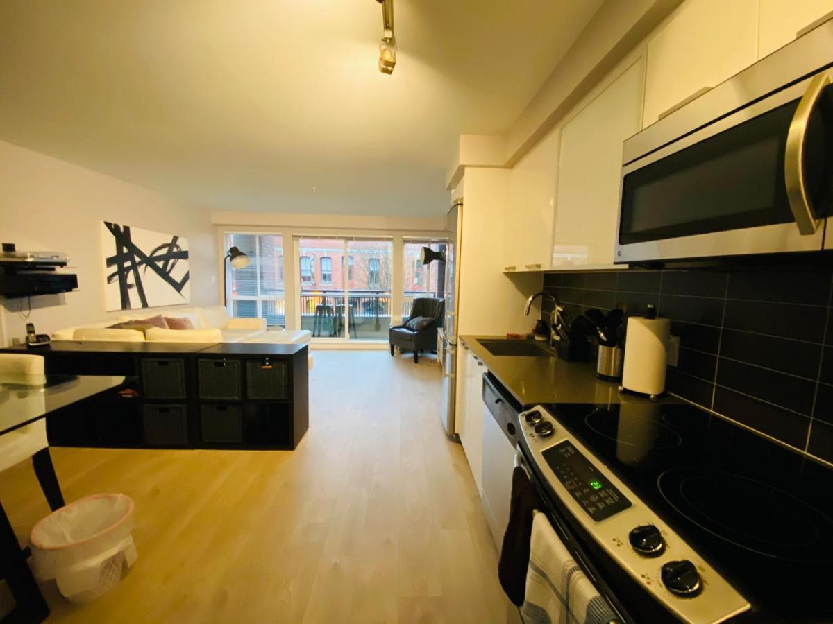 Downtown Heritage Condo With Parking Victoria Buitenkant foto