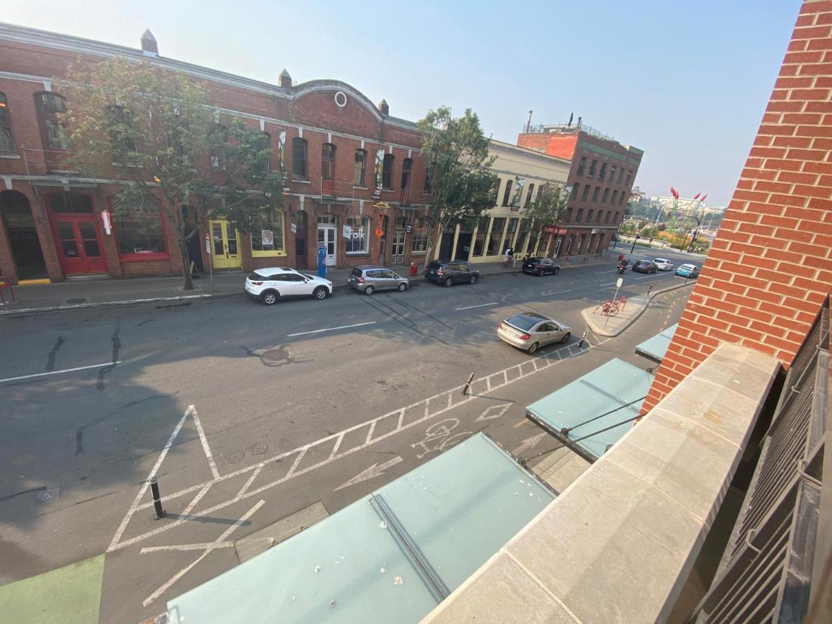 Downtown Heritage Condo With Parking Victoria Buitenkant foto