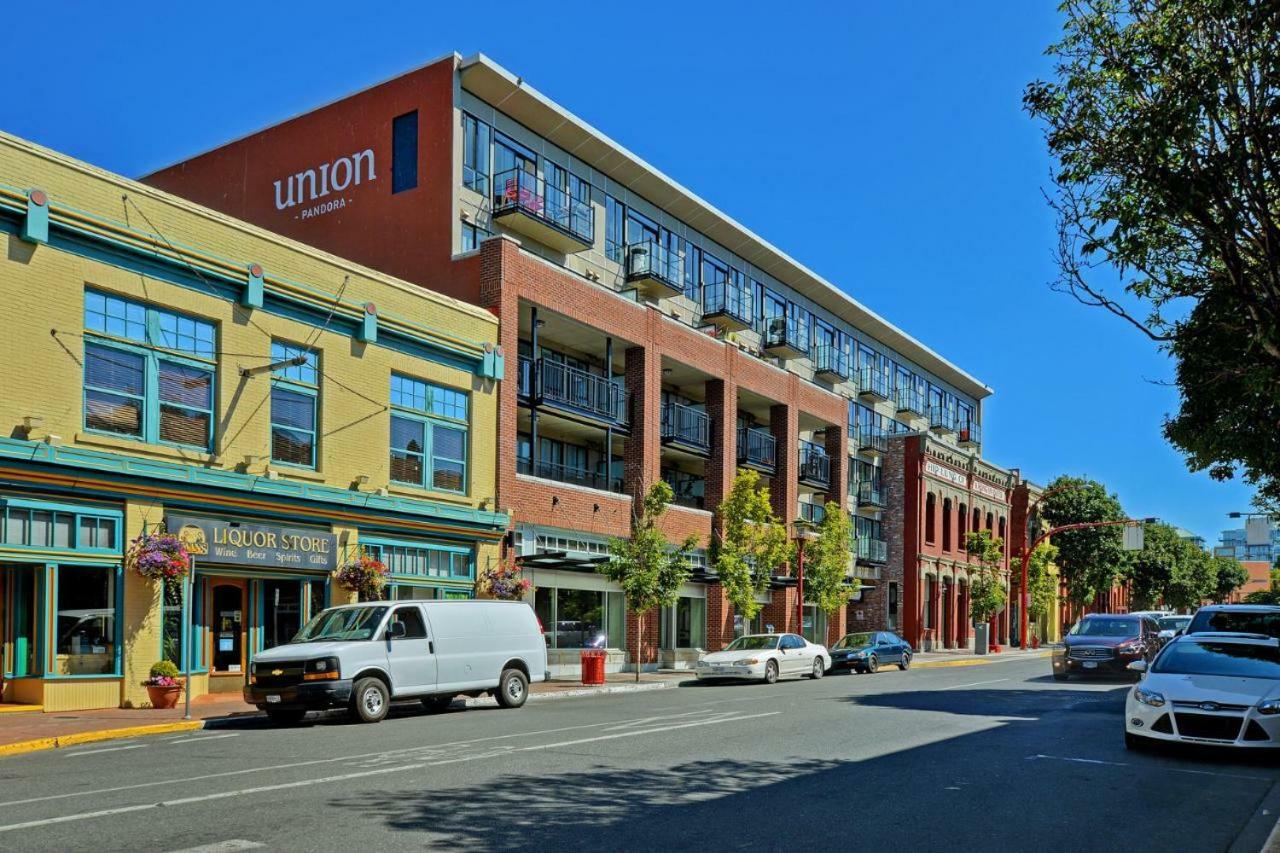 Downtown Heritage Condo With Parking Victoria Buitenkant foto