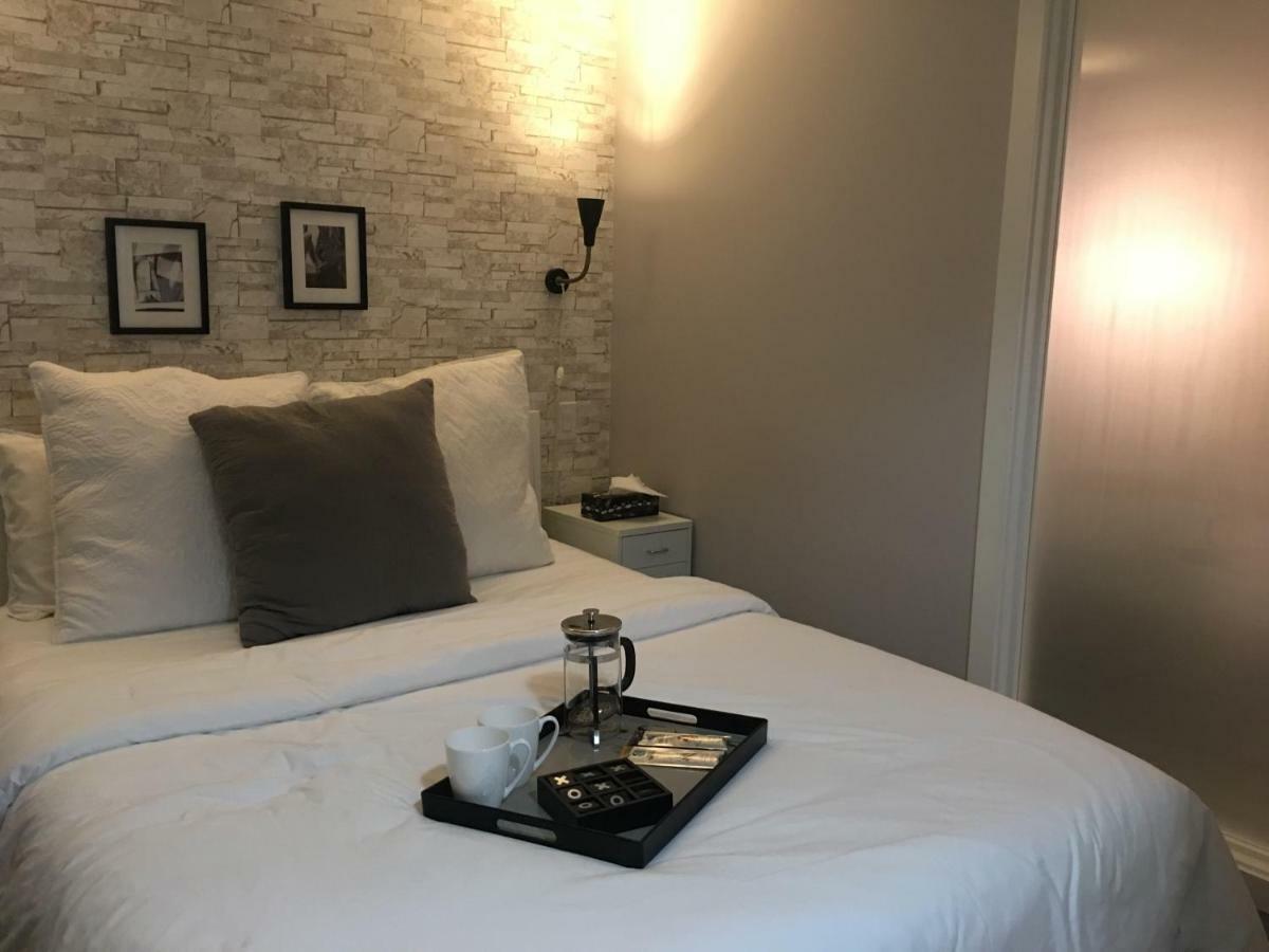 Downtown Heritage Condo With Parking Victoria Buitenkant foto